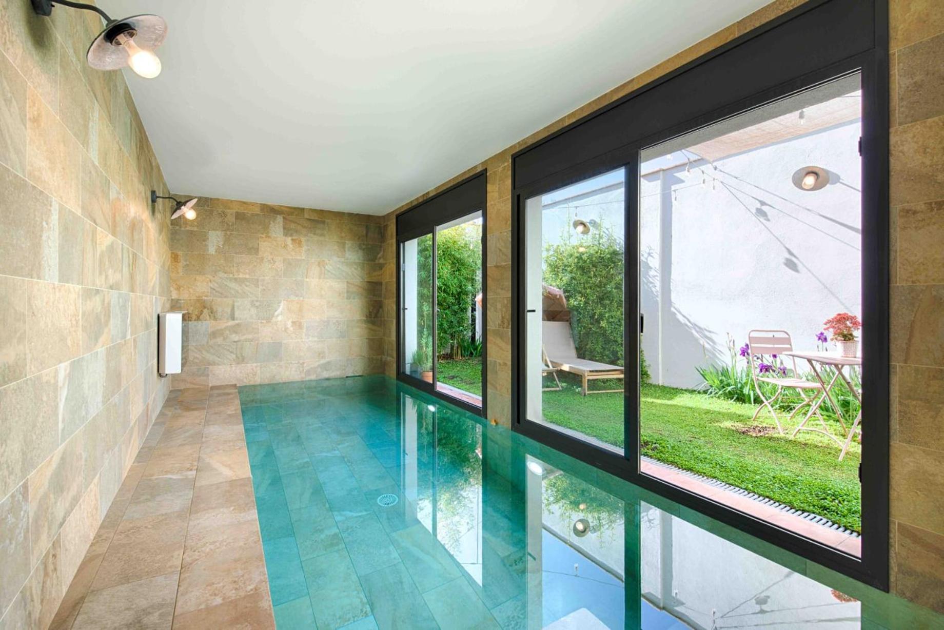 Loft Con Piscina Climatizada De Agua Salada Y Parking En El Centro De Figueres Apartment Figueres  Exterior photo