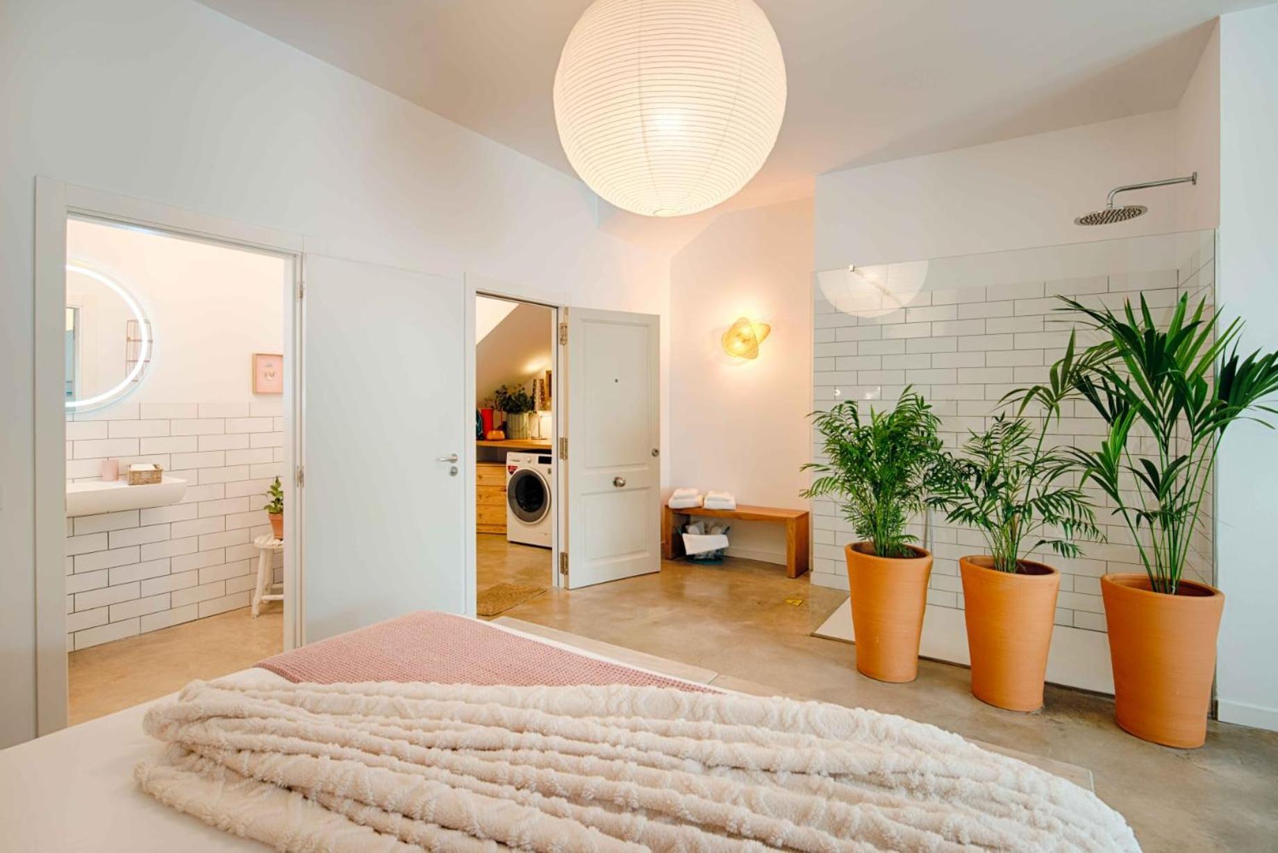 Loft Con Piscina Climatizada De Agua Salada Y Parking En El Centro De Figueres Apartment Figueres  Exterior photo